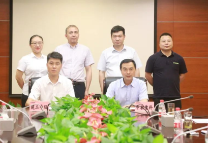 R代塔机实力引领！中联重科与湖南建工华旺公司达成战略合作